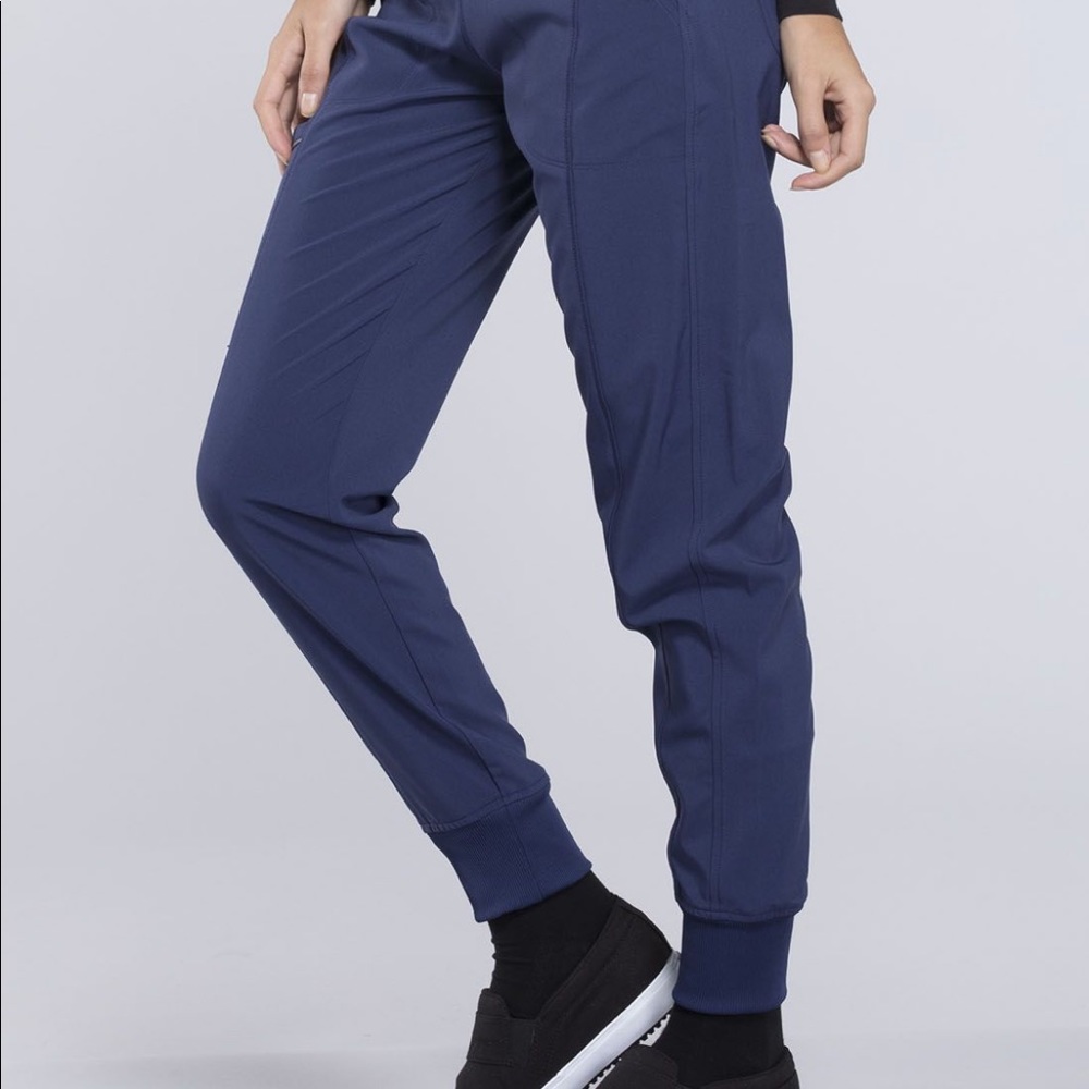 Xs Cherokee Infinity Scrub Set - image 3